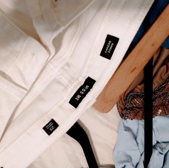 miss me white jean embroidered hem size 25. Skinny ankle - Picture 2 of 5